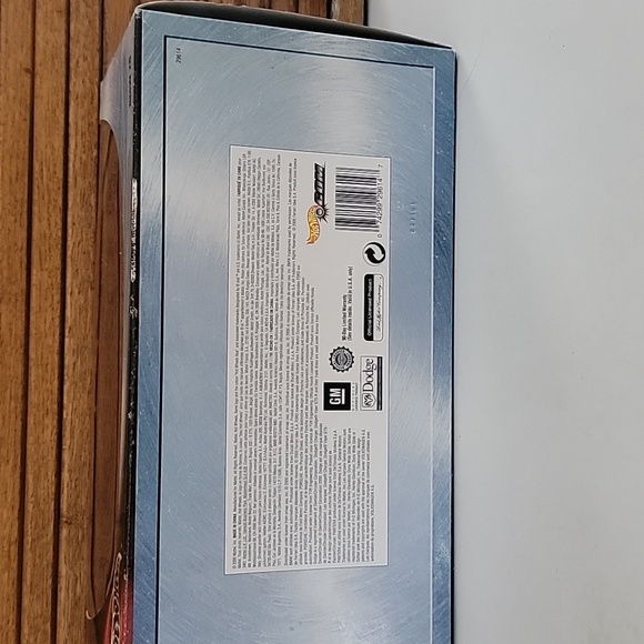 Hot Wheels 1:18 Scale BMW Z8 BOXED COLLECTIBLE TOY CAR - Picture 6 of 7